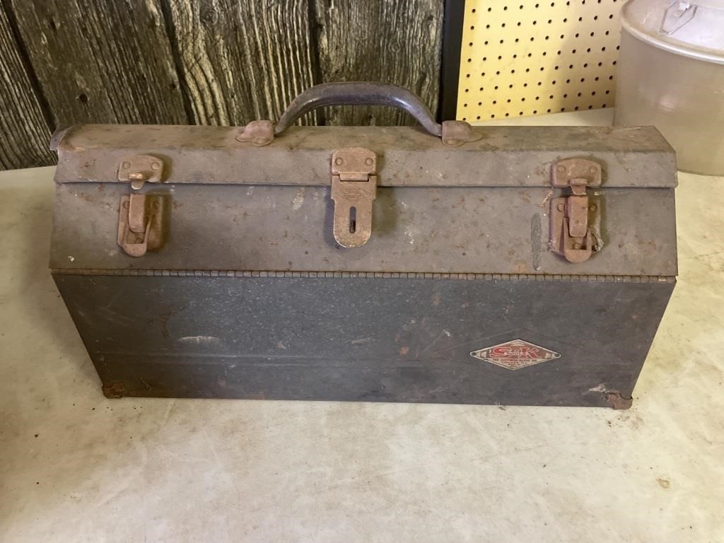 The Sherman-Klove co metal toolbox 19x6, Thurow