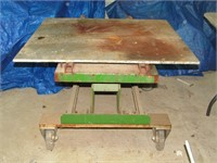 Manual Lift Table 26" Lowest 42 3/4" Tallest