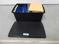 File box with hanging files