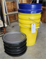 Gal. Buckets w/lids (Qty 5) & 10qt buckets(Qty 2)