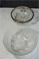 Pair of pattern glass serving bowl