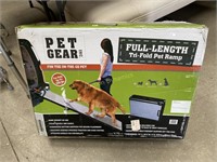 Tri-Fold Pet Ramp, New in Box