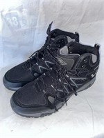 ST JOHNS BAY BOOTS SIZE 13M