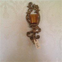 2 wall sconces