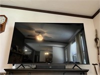 Hisense 72" TV with Boxe Sound Sound Bar