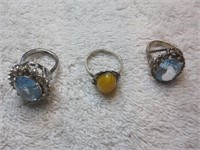 3 Ladies rings, Various sizes