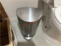 S/S TRASH CAN - WORKING