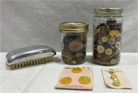 Vintage Buttons & Grooming Brush