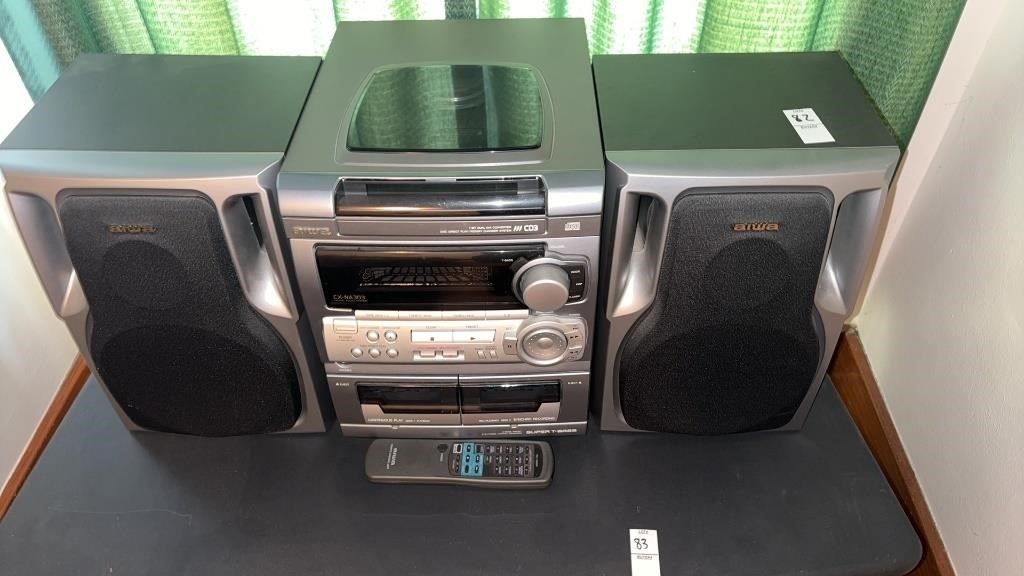 Aiwa Stereo System With Speakers