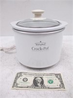 Small Rival White 3215 Crock Pot - Powers On &