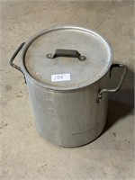 TORO WARE 16QT POT WITH LID