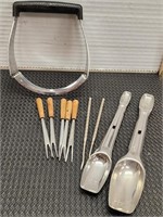 Mini skewers, masher, measuring spoons,nut