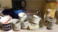 Group lot of collector coffee mugs, Pyrex