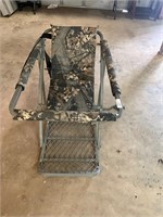 Lock on tree stand lounger - see all