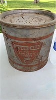 Metal Old Fall City Minnow Bucket