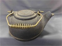 OLD Cast Iron Tea Kettle Swivel Lid Spiral Handle