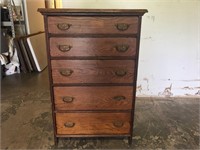 5 DRAER DRESSER