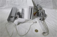 Console WII avec manettes et accesoires.