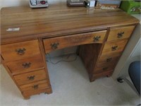 Wood Desk - 3 Side Drawers & Center Drawer