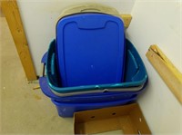 Sereral  Totes & Lids