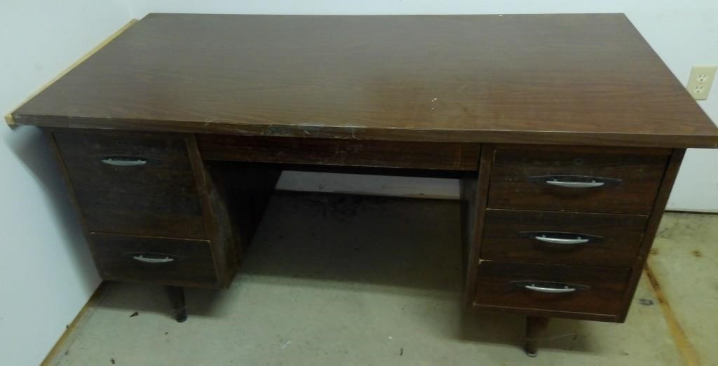 6 Drawer Wooden Desk