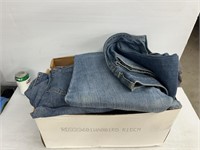 Women’s Jeans sizes  mostly range Lg-XL