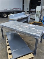 metal work table (outside)