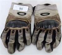 Oakley Factory Pilot Gloves Airprene size Med Tan
