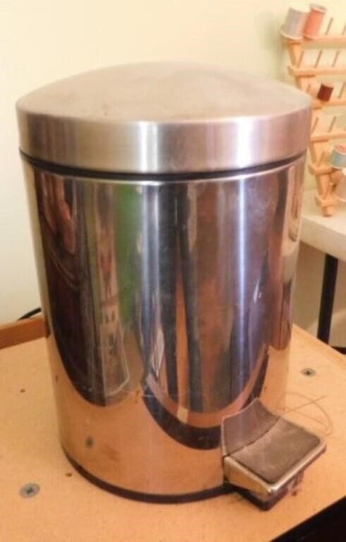 Chrome waste can, 11" tall - 2 purses - Ladies