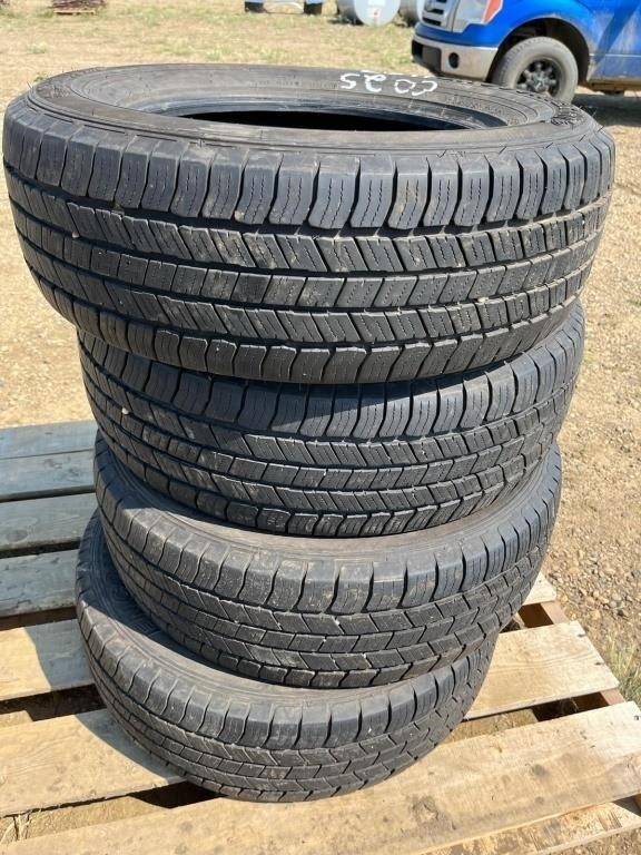 (4) 245/65R17