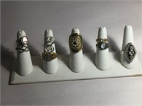 8 COSTUME RINGS (DISPLAY NOT INCLUDED)