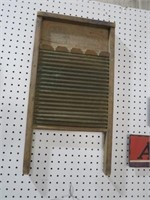 ANTIQUE BRASS KING WASH BOARD