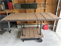 Rolling utility table