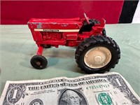 INTERNATIONAL HARVESTOR TRACTOR