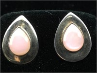 Sterling silver teardrop with pink stone. Post