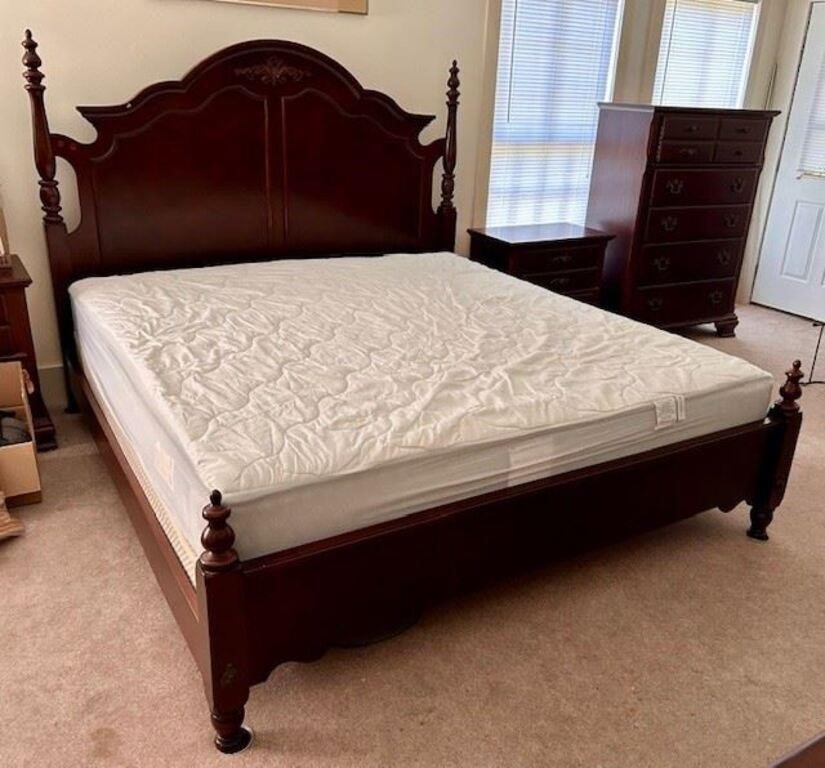 Broyhill 6pc Bedroom Suite to include: King size