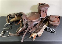 English Horse Leather Saddle w/ Bags & Straps (7)