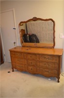 9 Drawer Thomasville Dresser with Mirror