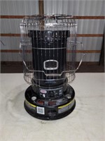 DYNA-GLO KEROSENE HEATER, LIKE NEW