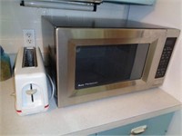 Toaster & Microwave