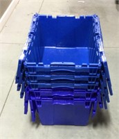 5 plastic storage crates