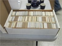LARGE BOX OF COLLECTIBLE SPORTCARDS