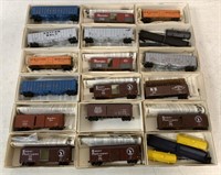 18 Walthers HO Train Cars