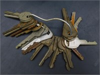 ANTIQUE KEYS MIXED LOT VINTAGE ANTIQUE