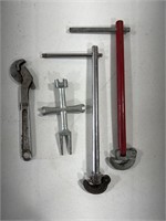 Basin Wrench's - Plumbers Tools