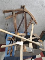 Primitives 4 axes 4 bow saws 2 brackets, old tub