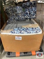 Lot of assorted cushions and more, content in