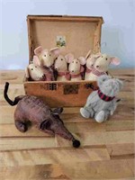 Grouping of Vintage Mouse Figures in Box