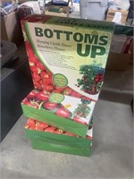4 Bottoms up hanging strawberry planters
