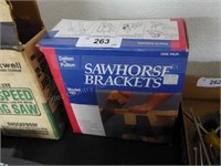 Saw horse brackets